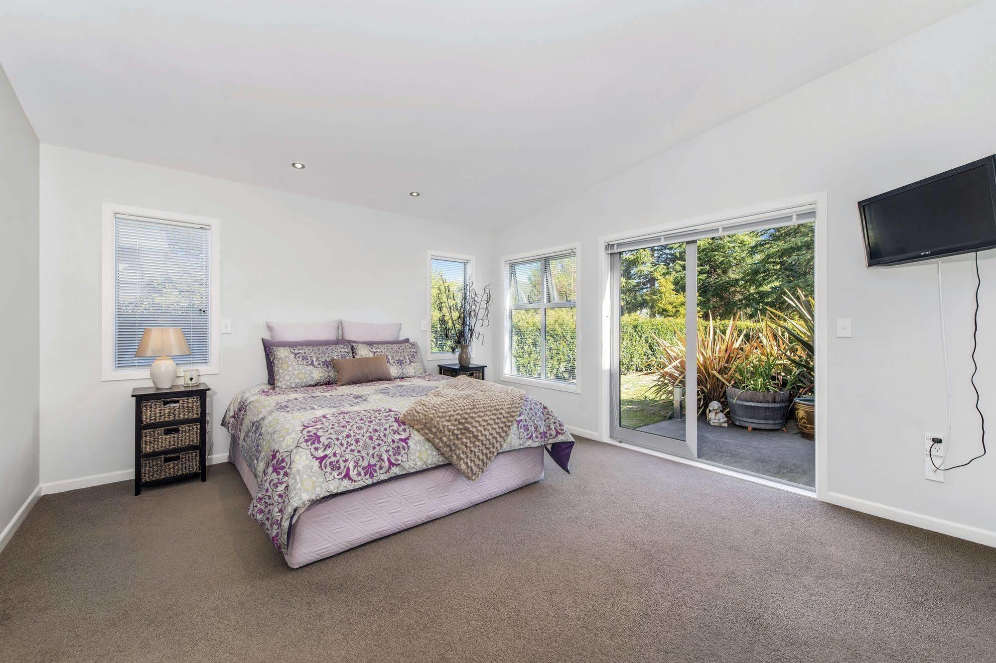 Lupin Lodge Bed & Breakfast Taupo Luaran gambar